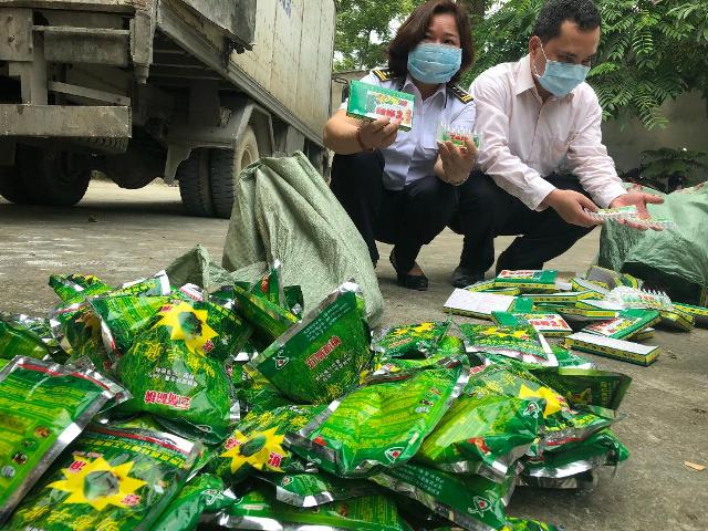 Thu giữ 3 tấn thuốc bảo vệ thực vật nhập lậu từ Trung Quốc ảnh 1
