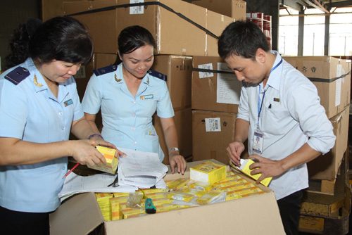 tuyển dụng nhân viên hải quan mới ra trường