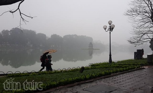 Miền Bắc, miền Trung đón Tết Dương lịch trong mưa rét