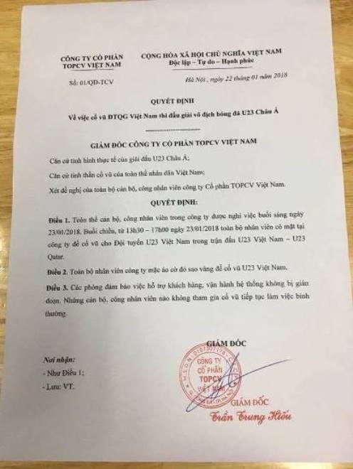 Công ty Cổ phần Sách TOPCV Việt Nam cho nhân viên nghỉ việc xem bóng đá.