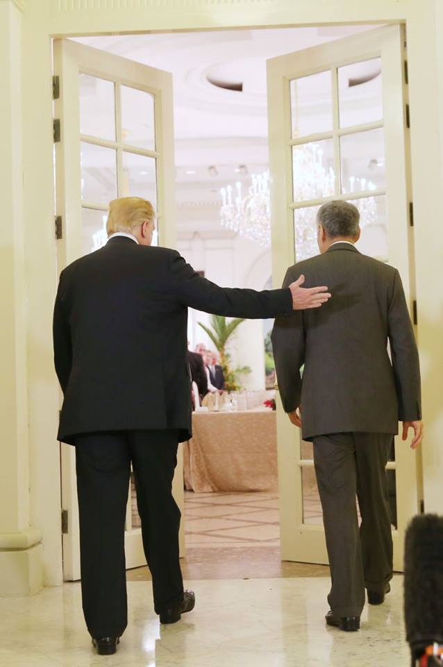 Tổng thống Trump được mừng sinh nhật trong bữa trưa với Thủ tướng Singapore