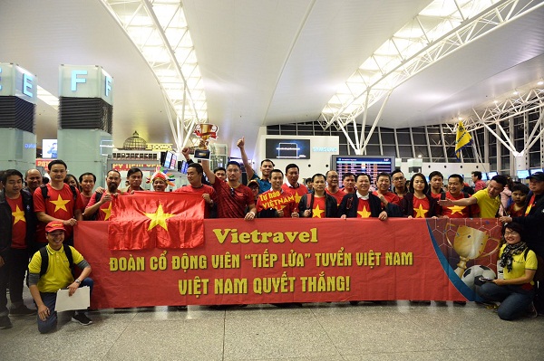 Bay thẳng từ Hà Nội đi Dubai xem bóng đá