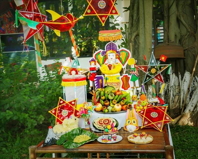 'Hồn' dân tộc trong Tết Trung Thu - Bài 1: Lưu giữ nét đẹp văn hóa với bánh mùa trăng