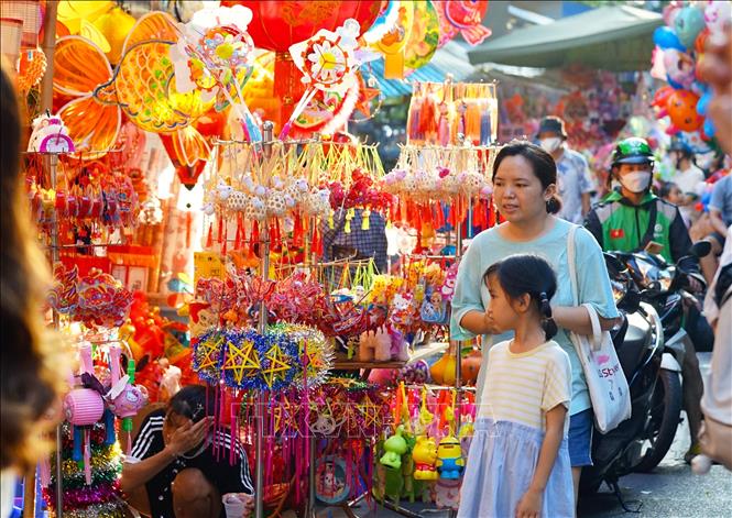 'Hồn' dân tộc trong Tết Trung Thu - Bài cuối: Sự trở lại mạnh mẽ của đồ chơi truyền thống