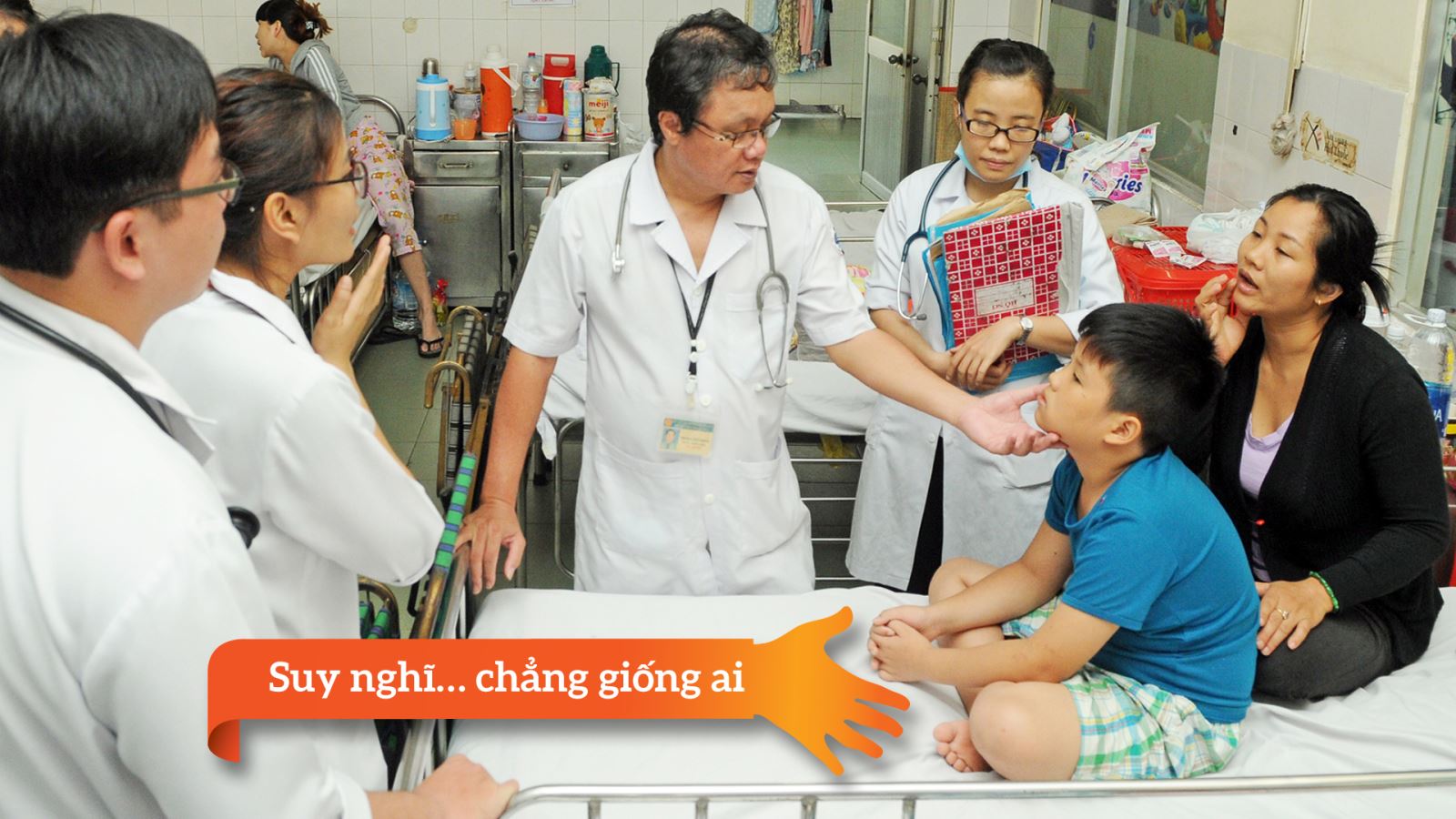 Ông luôn dành một ngày trong tuần cùng với các học trò của mình để đi thăm bệnh nhân. Từ những lần đi thăm đó ông có thể nhìn thấy sự bất thường của bệnh nhi hay có thể giúp được những gia đình bệnh nhi đang gặp phải khó khăn.