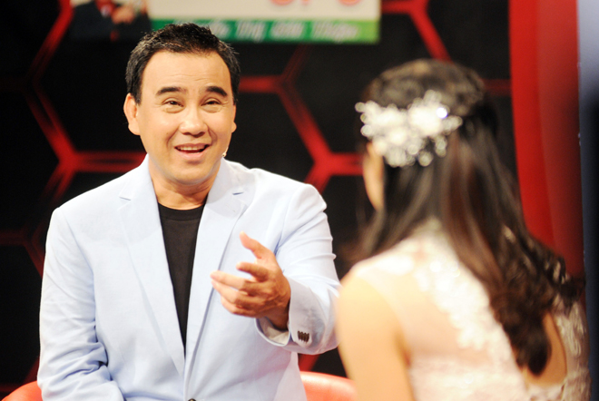 MC Quyền Linh dẫn chương trình “Mẹ chồng nàng dâu”. Ảnh Mạnh Linh