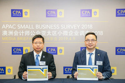 Buổi họp báo công bố kết quả khảo sát do CPA Australia thực hiện. Trong ảnh từ trái sang phải: ông Derek Chan, Chủ tịch Ủy ban khu vực phía bắc Trung Quốc của CPA Australia và ông Kevin Ng, thành viên của Ủy ban khu vực phía bắc Trung Quốc của CPA Australia.