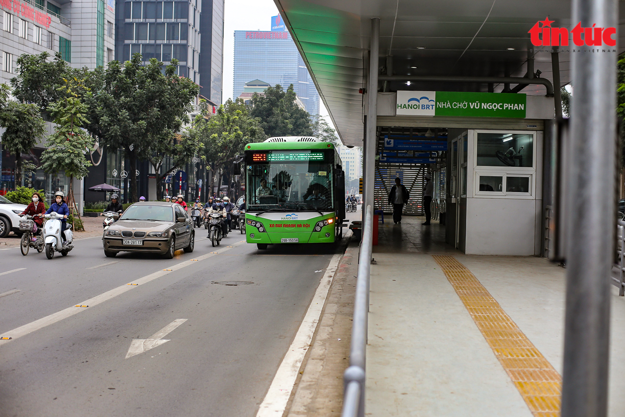  BRT sau 5 năm hoạt động tại Hà Nội - Bài 1: Cần phát triển theo đúng nghĩa 'tuyến buýt nhanh' 