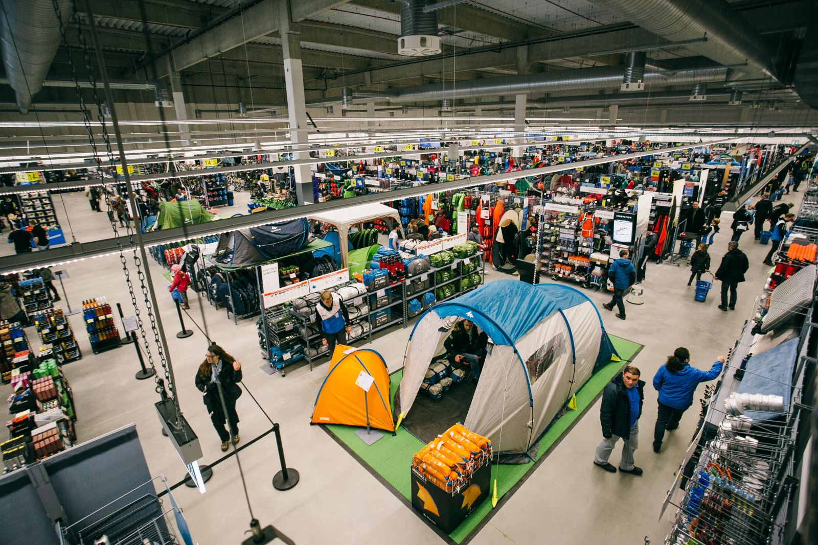 Decathlon chính thức ra mắt cửa hàng bán lẻ đầu tiên tại Vincom Mega Mall Royal City