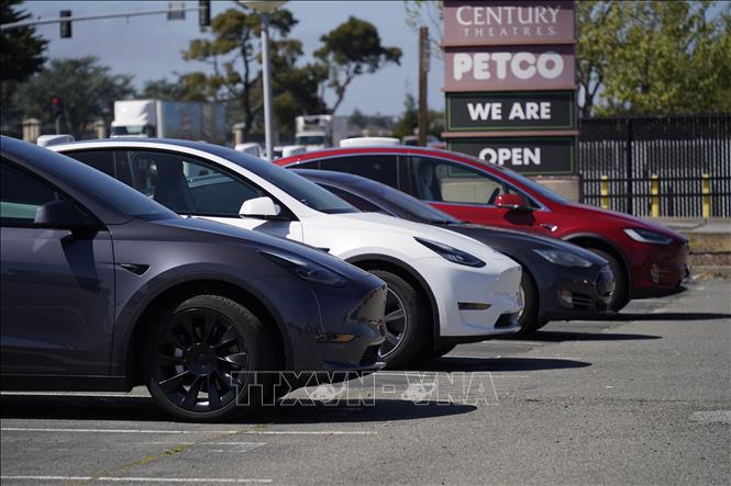  Nối tiếp đợt giảm giá tại Mỹ, Tesla hạ giá bán xe tại Trung Quốc 