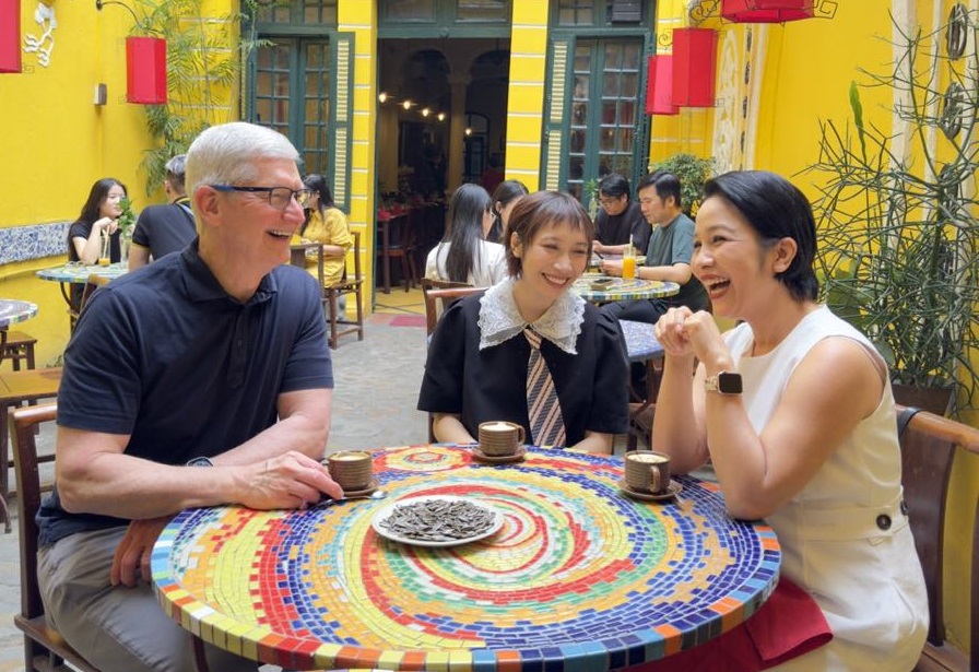  Giám đốc điều hành Apple Tim Cook chia sẻ hình ảnh trải nghiệm tại Hà Nội 